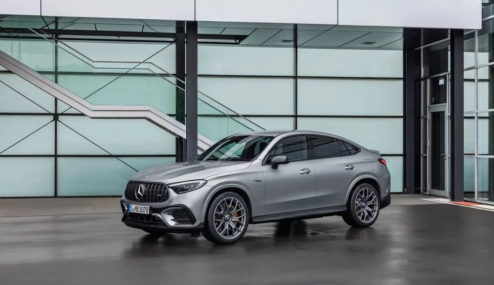 Mercedes GLC kupe 1 Mercedes-AMG GLC kupé: štýlový dizajn sa snúbi so športovou dynamikou jazdy