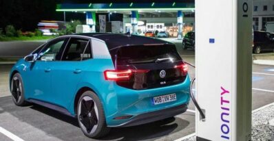 vw id 3 and id 4 charging clanokW Nemecká vláda zrušila dotácie na elektromobily. Výrobcovia ich zaplatia z vlastného vrecka