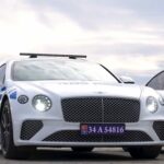 bentley continental gt policia Po úspešnej razii na narkobaróna bude jeho zbierka luxusných a športových áut bojovať v službách spravodlivosti