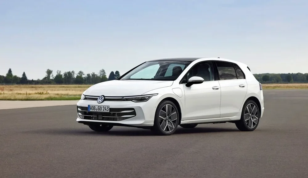 Golf 8 generacia Volkswagen Golf oslavuje 50 rokov inováciami: Čo prináša aktuálny facelift?