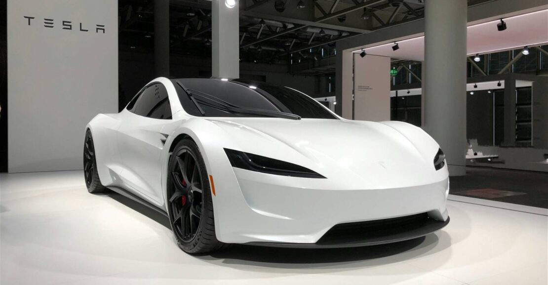 tesla fans schweiz 7 OQMgoGzDw unsplash Tesla a jej zisk z emisných kreditov: Ako sa Americká automobilka stala lukratívnym partnerom pre iné automobilky?