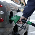 benzin tankovanie clanokW Nemci tlačia na zrušenie zákazu predaja áut so spaľovacím motorom