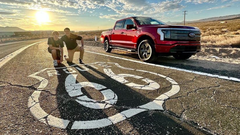 f150 ligtning clanokW Ford je v pasci miliardových strát z elektromobilov: CEO Fordu už odmieta ďalšie 'hlúpe vízie'