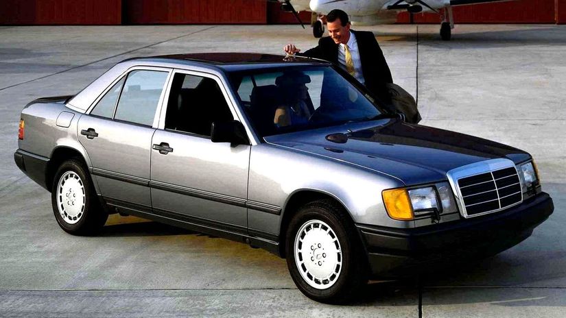 mercedes benz w124 01 clanokW Mercedes-Benz W124: Ako 40-ročný model stále definuje značku