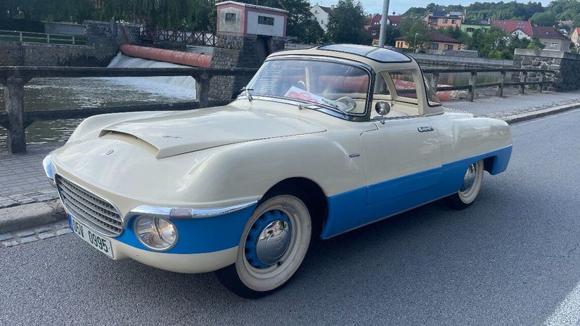 skoda 440 karosa 1956 21 clanokW Škoda 440 Karosa: Na predaj vzácny roadster s unikátnym dizajnom