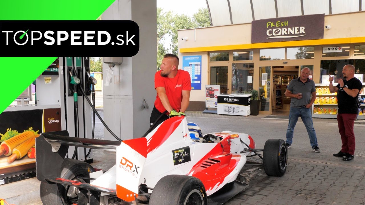 7ab3ffefc8302f1ea603039655c4364b Videotest, recenzia, test: Môže formula natankovať bežné palivo? Dokáže s ním jazdiť?