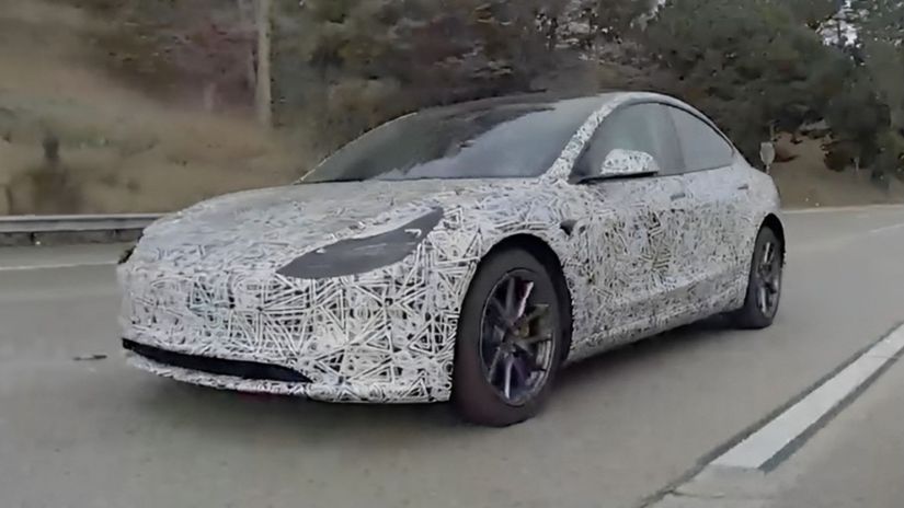 tesla 3 testovaci prototyp 2024 clanokW V Kalifornii nachytali záhadnú Teslu. Čo sa za tým skrýva?