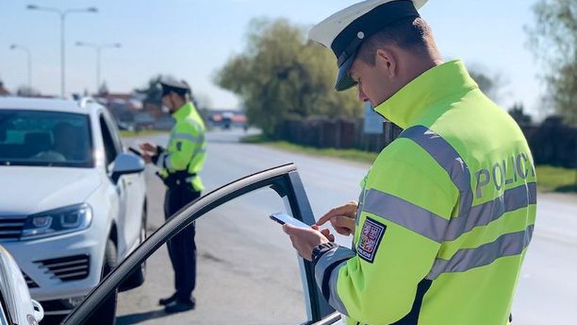 ceska policia clanokW Chaos na českých cestách: Policajti ‘štrajkujú‘ a pokuty nahrádzajú dohovorom