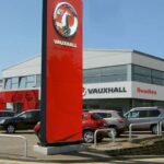 vauxhall clanokW Predajcovia v Británii nemôžu predávať autá: Čo za tým stojí?