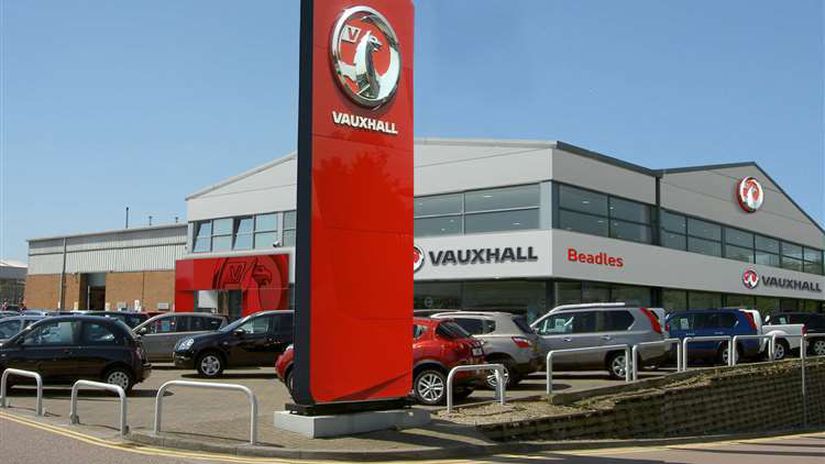 vauxhall clanokW Predajcovia v Británii nemôžu predávať autá: Čo za tým stojí?