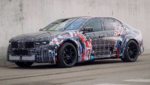 bmw im3 prototyp 2024 nestandard1 BMW M3: Elektrická revolúcia so štyrmi motormi