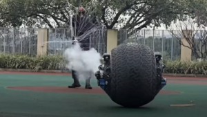 chinese spherical monowheel robocop hits the beat clanokW Čína testuje robotických policajtov: Identifikácia a spacifikovanie podozrivých