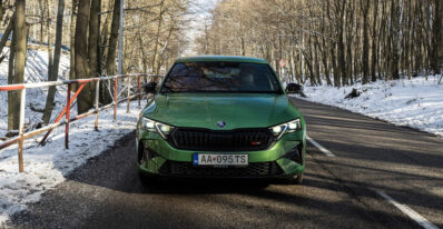 Skoda Octavia RS Cosmic Green thumb 2 1140x624 1 Test Škoda Octavia RS 265: Silnejšia, lepšia a bez dieselu