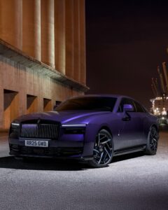 rolls royce spectre black badge 02 Rolls-Royce prepisuje históriu: Najvýkonnejší model Black Badge